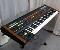 Roland JUNO-6