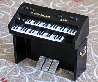 Organ Porcelain Object